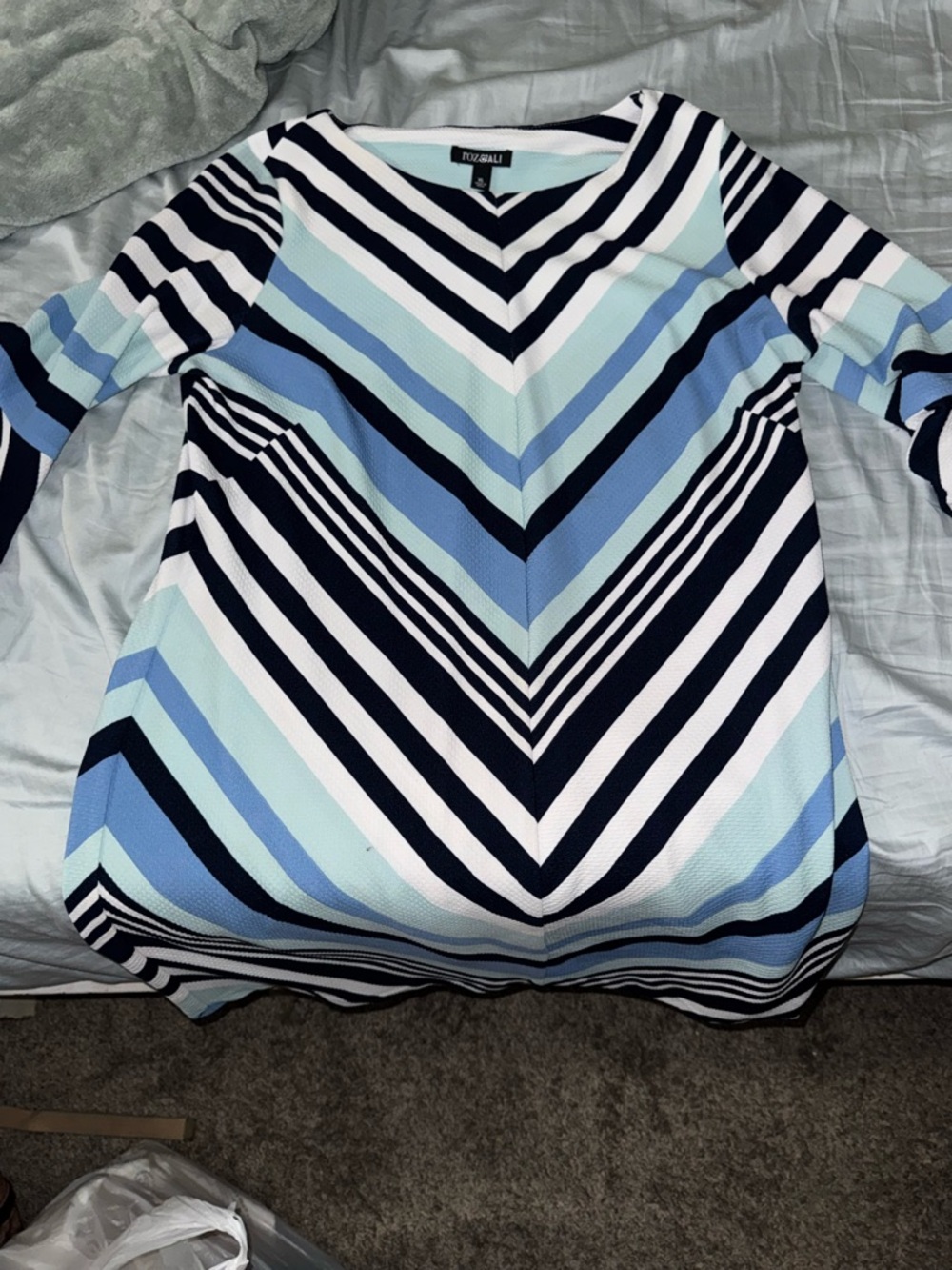 Roz & Ali Striped Mini Dress with Flutter Sleeves - Picture 4 of 9